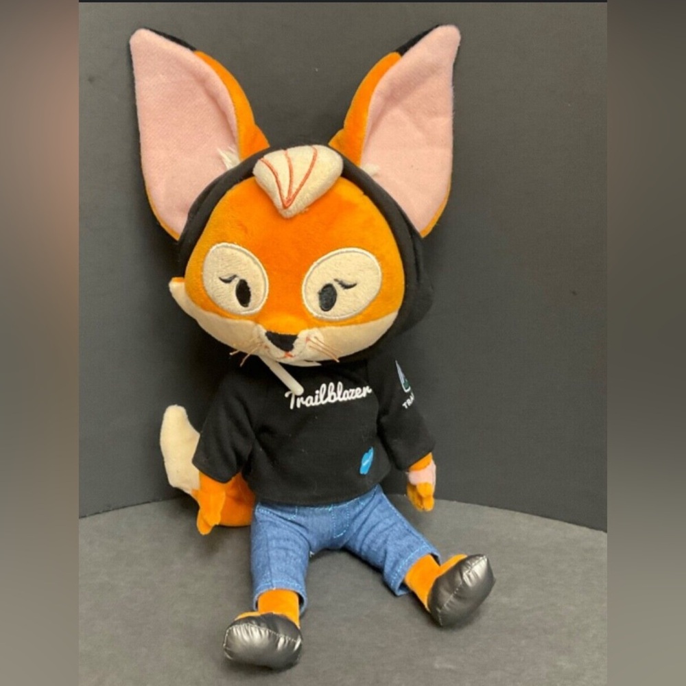 Salesforce Brandy 2023. NWOT